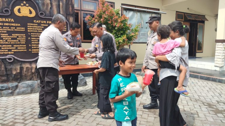 Wujudkan Asta Cita, Polres Kediri Kota Berbagi Makanan Bergizi dan Jus Buah Gratis